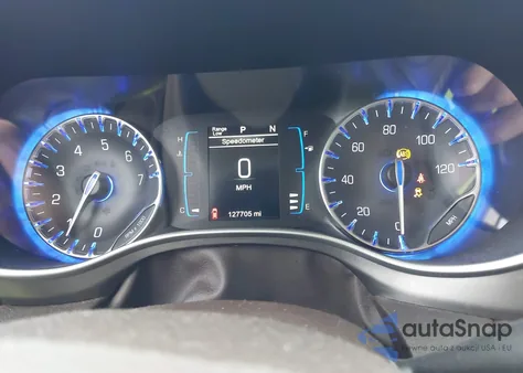 2017 Chrysler Pacifica Touring-L z USA, uszkodzony, nr VIN 2C4RC1BG5HR635084